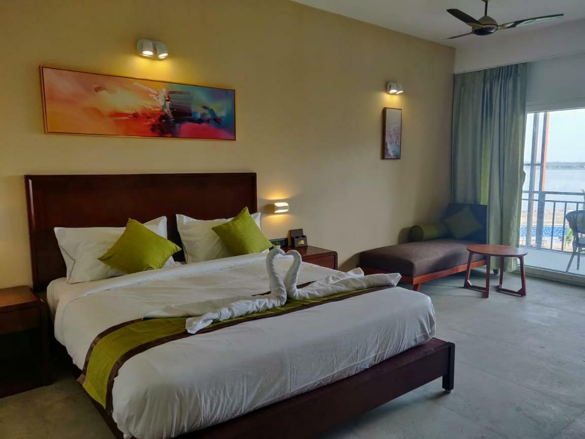Hotel Sonar Bangla Taki Hasnabad Eksteriør billede